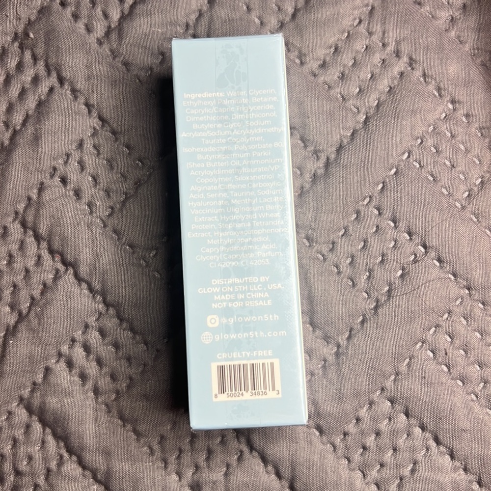 Glow on 5th BEAUTY - BYE, BYE PUFFY EYES
COOLING EYE BALM​​ - Picture 3 of 5